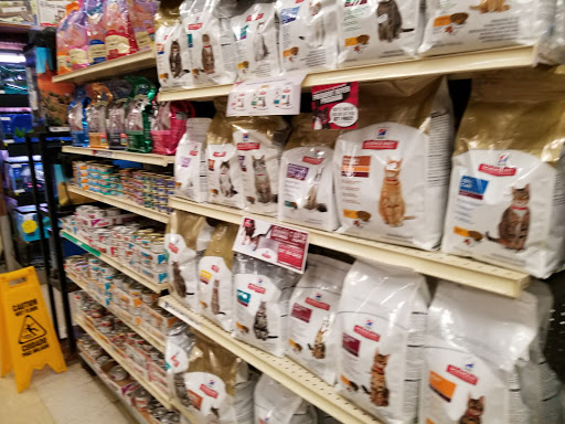 Pet Supply Store «Petland Discounts - Middle Village», reviews and photos, 6626 Metropolitan Ave, Middle Village, NY 11379, USA