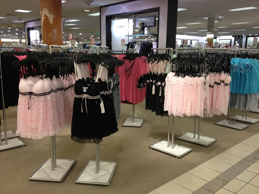 Department Store «Belk», reviews and photos, 1581 Rio Rd E, Charlottesville, VA 22901, USA