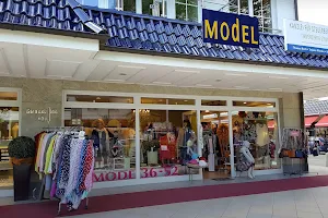 Damenmode "Model" image