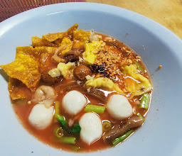 ร้านก๋วยเตี๋ยวกุ๊งกิ๊ง@ระยอง (ร้านป้ายสีเหลืองมีรูปที่ออกรายการทีวีเท่านั้นนะคะ) photo