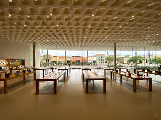 Computer Store «Apple Biltmore», reviews and photos, 2502 E Camelback Rd, Phoenix, AZ 85016, USA