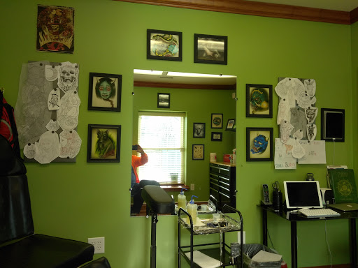 Tattoo Shop «Skull and Rose Tattoo Studio», reviews and photos, 900 E Pulaski Hwy, Elkton, MD 21921, USA