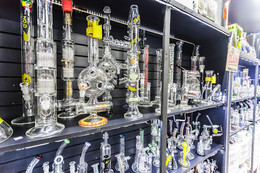 Vaporizer Store «Happy Rock Smoke Shop», reviews and photos, 334 NE 72nd St, Kansas City, MO 64118, USA