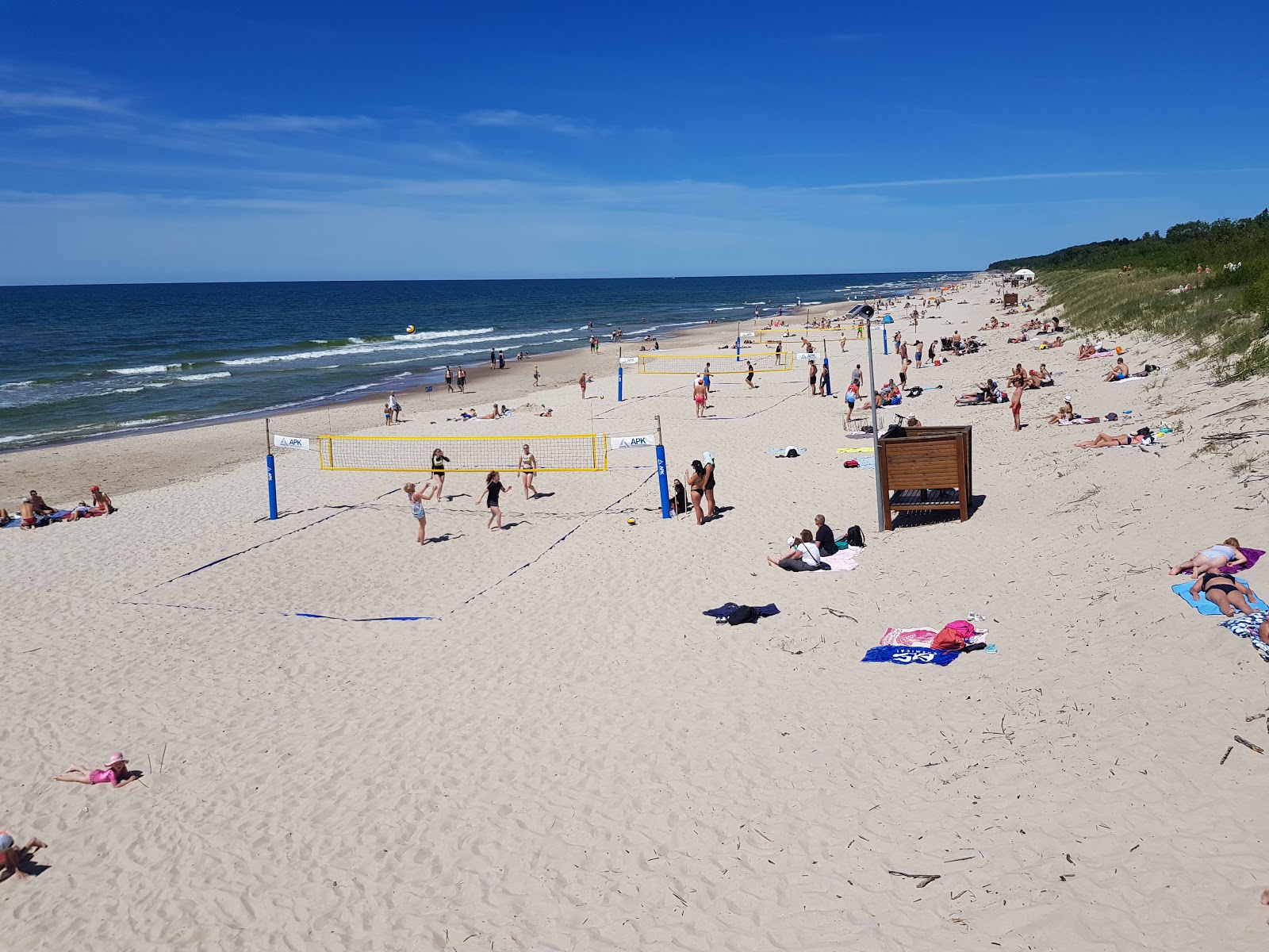 Foto di Giruliai beach II con una superficie del sabbia beige fine