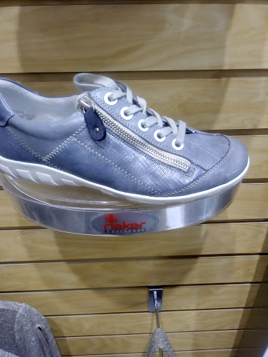 Shoe Store «Mar-Lou Shoes», reviews and photos, 5471 Mayfield Rd, Lyndhurst, OH 44124, USA