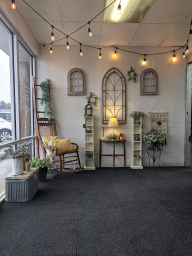 Outlet Mall «Finders Keepers Traders Outlet Mall», reviews and photos, 740-784 Chelsa Dr, Madisonville, KY 42431, USA