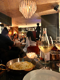 Photo n°15 de Giulia Paris à Paris ()