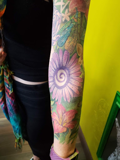 Explore pittsburgh steelers tattoos ideas, creative tattoo ideas in Saint Petersburg, available at Buku Tattoo Studio