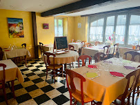 Atmosphère du Restaurant LA VIEILLE AUBERGE à Saulieu - n°2
