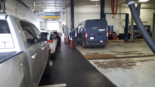 Car Dealer «Larry Roesch Chrysler Jeep Dodge RAM», reviews and photos, 200 W Grand Ave, Elmhurst, IL 60126, USA