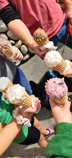 Ice Cream Shop «Zingers Homemade Ice Cream», reviews and photos, 210 Broadway St, Seaside, OR 97138, USA