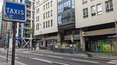 Station de taxi à Paris