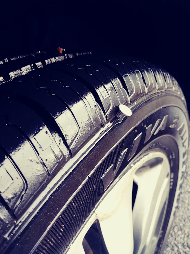 Tire Shop «Walmart Tires & Auto Parts», reviews and photos, 23500 NE Sandy Blvd, Wood Village, OR 97060, USA