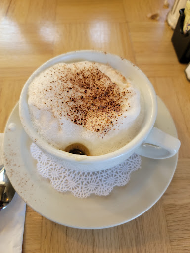Le Croissant Restaurant image