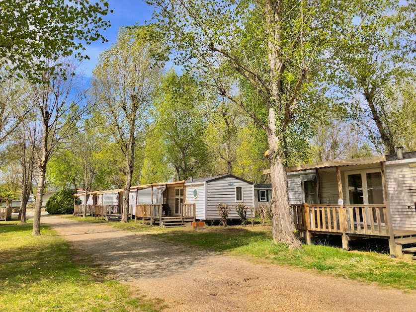 Camping Les îles du Grand Large à Saint-Maurice-l'Exil (Isère 38)