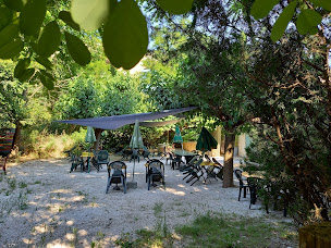 Photo n°81 de Restaurant Les Arcades/ Association Aix'Qui? à Aix-en-Provence ()