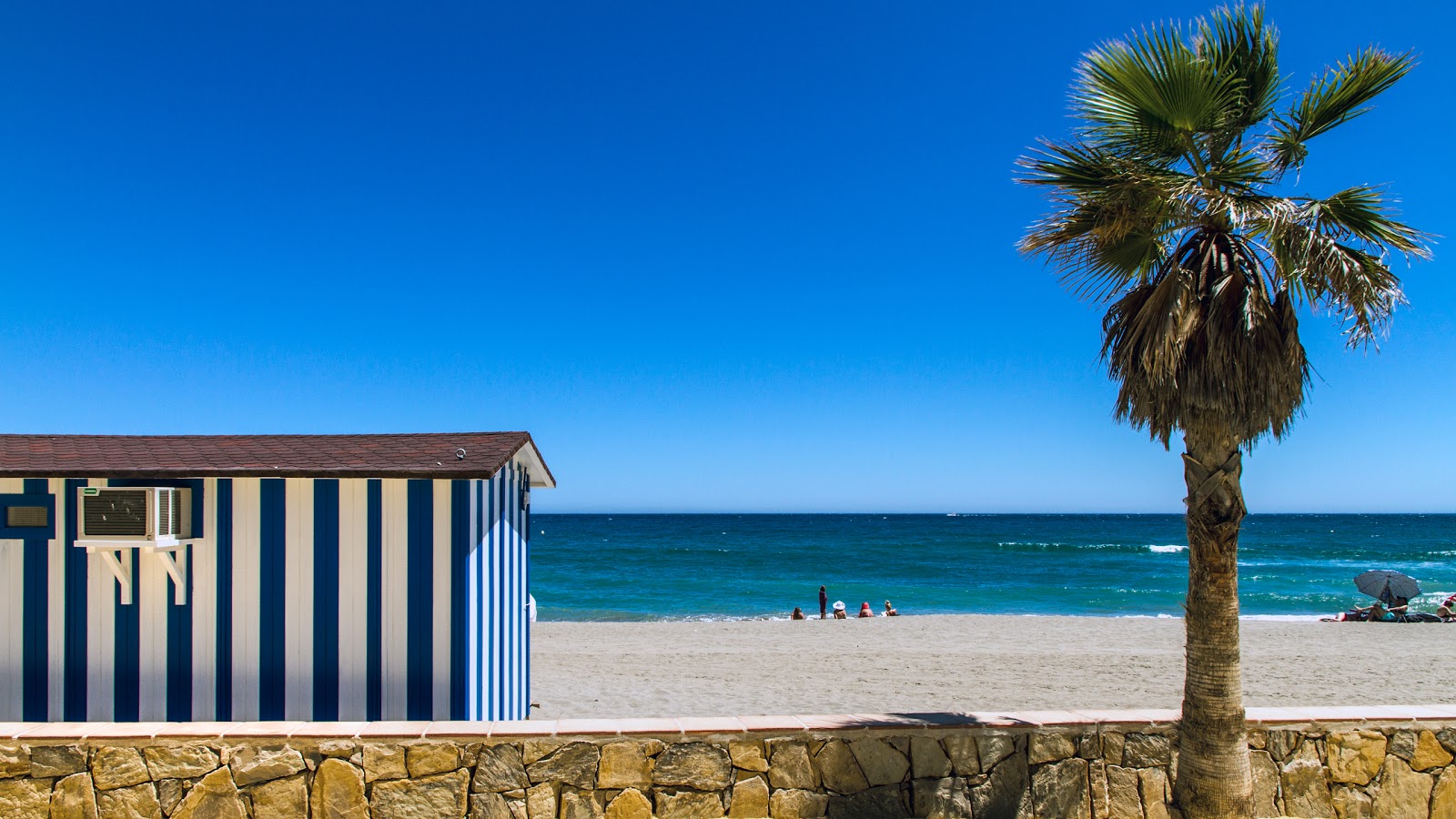Fotografie cu Playa Rio Verde cu o suprafață de apă pură albastră