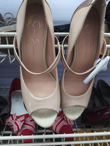 Thrift Store «Village Discount Outlet», reviews and photos, 3500 Cleveland Ave, Columbus, OH 43224, USA