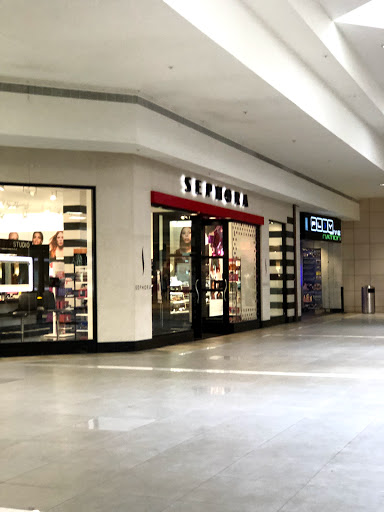 SEPHORA, 876 Briarwood Cir, Ann Arbor, MI 48108, USA, 