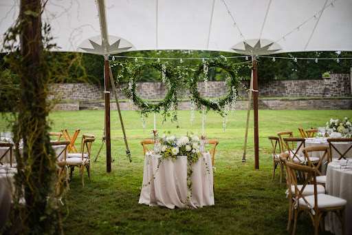 Floras Avenue, 233 Main St, Huntington, NY 11743, USA, 