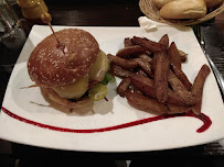 Hamburger du Restaurant halal Alambra Steak House Halal à Stains - n°9