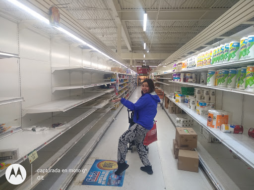 Shopping Mall «Glen Oaks Shopping Center», reviews and photos, 255th St, Glen Oaks, NY 11004, USA