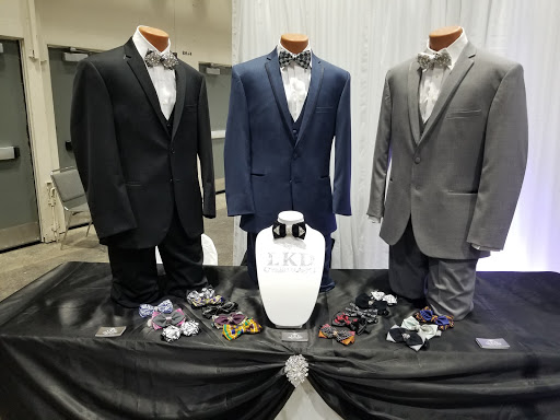 Bridal Shop «Divas Closet Bridal Boutique», reviews and photos, 1034 Merriam Ln, Kansas City, KS 66103, USA