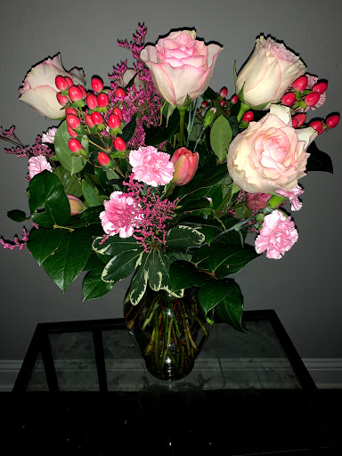 Florist «Petals & Stems Florist», reviews and photos, 13319 Montfort Dr, Dallas, TX 75240, USA