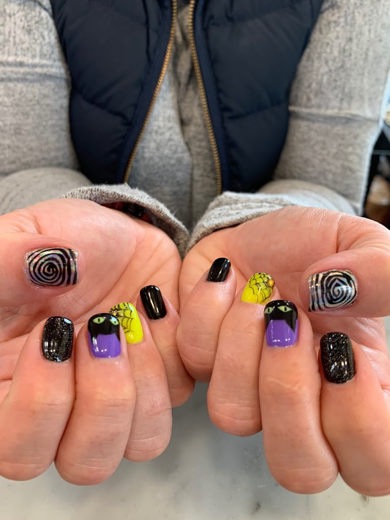 Luxury Nails 07932