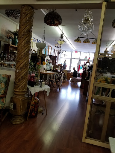 Thrift Store «Taste and See Thrift/Antiques», reviews and photos, 720 NY-25A, Rocky Point, NY 11778, USA