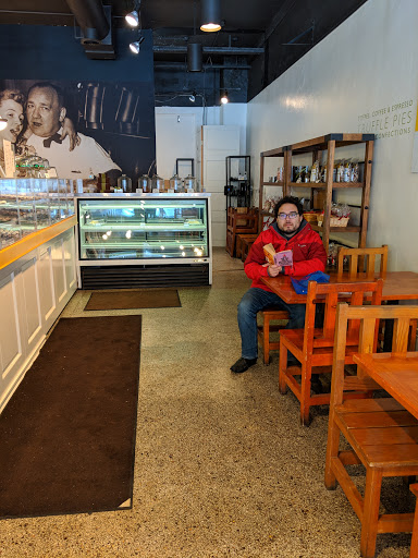 Chocolate Shop «Best Chocolate In Town», reviews and photos, 880 Massachusetts Ave, Indianapolis, IN 46204, USA