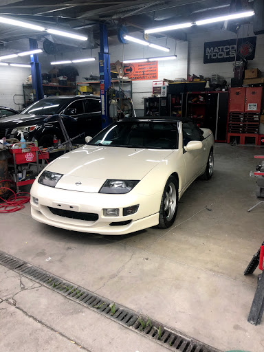 Auto Body Shop «West Coast Body & Paint», reviews and photos, 15201 Oxnard St # H, Van Nuys, CA 91411, USA