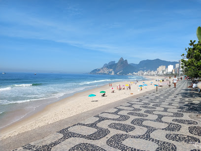 Descubre la magia de las playas de Ipanema: el para&iacute;so de arena, sol y diversi&oacute;n