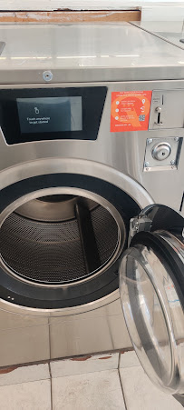 Holiday Village Laundry & Dry - Photo 6 - Car repair in Salem, WI, Kenosha