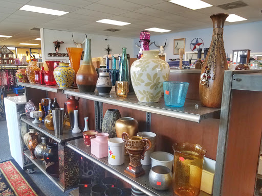 Thrift Store «The Vine Thrift», reviews and photos, 4609 Denton Hwy, Haltom City, TX 76117, USA
