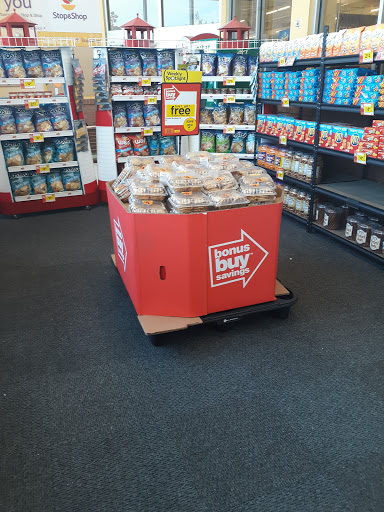 Grocery Store «Stop & Shop», reviews and photos, 2360 Lakewood Rd, Toms River, NJ 08755, USA