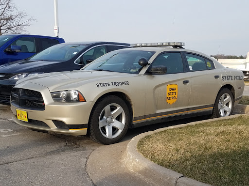 Car Dealer «Stew Hansen Dodge Ram Chrysler Jeep», reviews and photos, 12103 Hickman Rd, Des Moines, IA 50323, USA