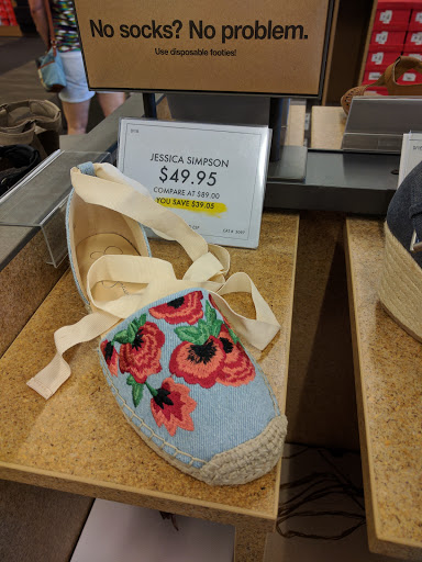 Shoe Store «DSW Designer Shoe Warehouse», reviews and photos, 6601 N Illinois St, Fairview Heights, IL 62208, USA