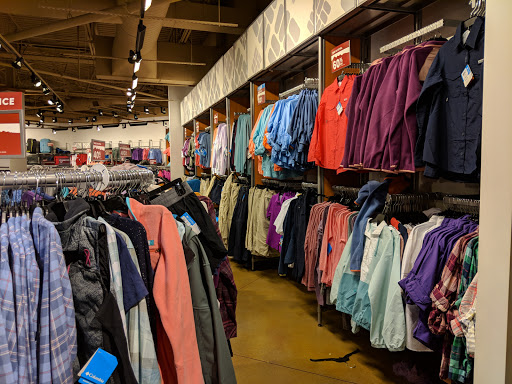 Clothing Store «Columbia Sportswear Outlet Store at Allen Premium Outlets», reviews and photos, 820 Stacy Rd #470, Allen, TX 75013, USA