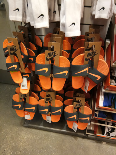 Clothing Store «Nike Factory Store», reviews and photos, 4101 S Carrollton Ave, New Orleans, LA 70119, USA