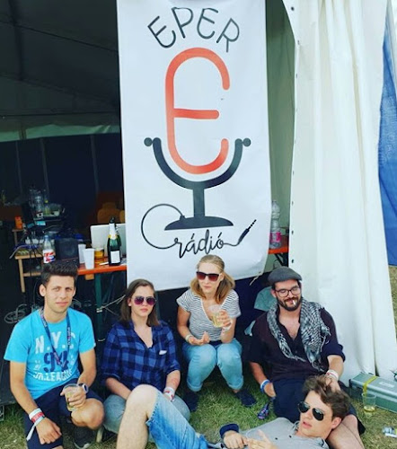 Opinii despre Első Pesti Egyetemi Rádió în Budapest - Szórakozóhely