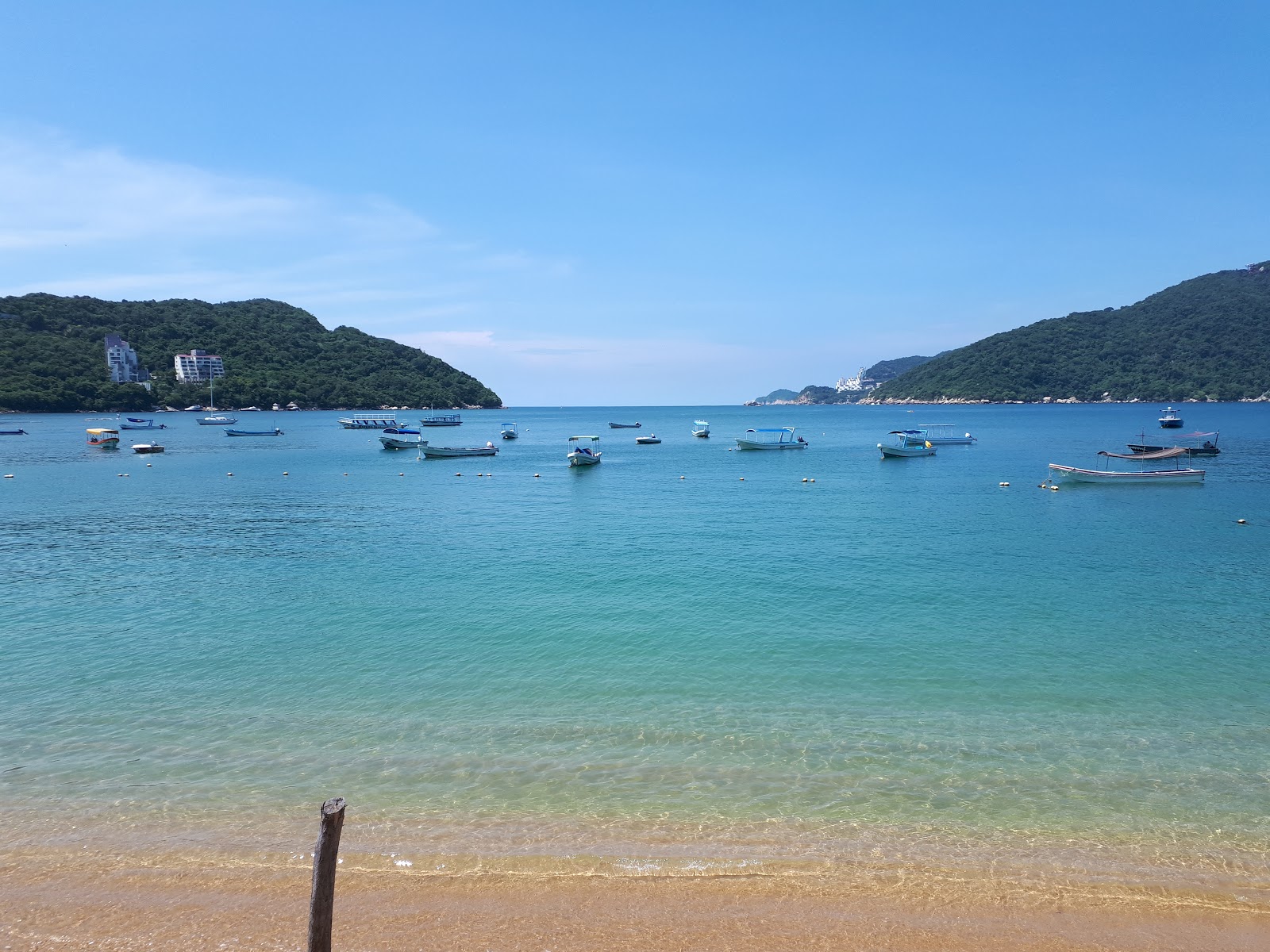 Fotografie cu Playa Hermosa cu nivelul de curățenie înalt