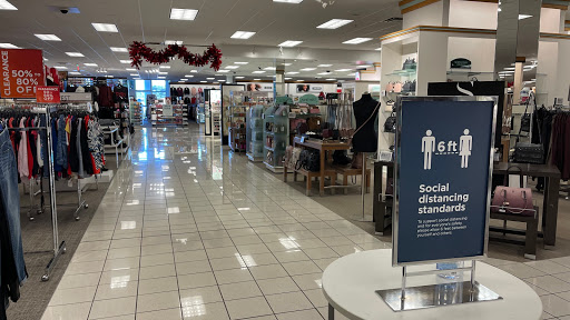 Furniture Store «Raymour & Flanigan Furniture and Mattress Store», reviews and photos, 79 NJ-73, Voorhees Township, NJ 08043, USA