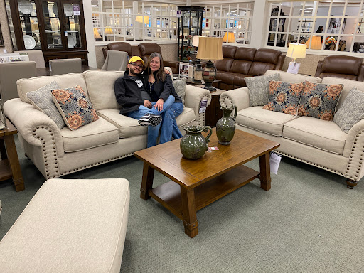 Furniture Store «Raymour & Flanigan Furniture and Mattress Store», reviews and photos, 895 E Gate Blvd, Garden City, NY 11530, USA