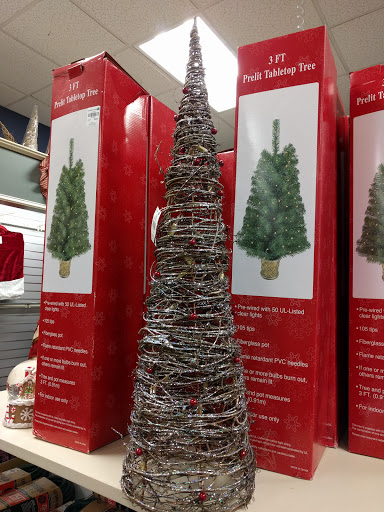 Home Goods Store «Christmas Tree Shops», reviews and photos, 15 Backus Ave Suite 42, Danbury, CT 06810, USA