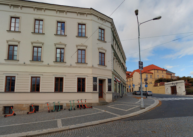 Adam Ostatek - Finanční poradce