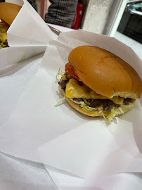 Cheeseburger du Restaurant de hamburgers PUSH Smash Burger - Saint Maur à Paris - n°17