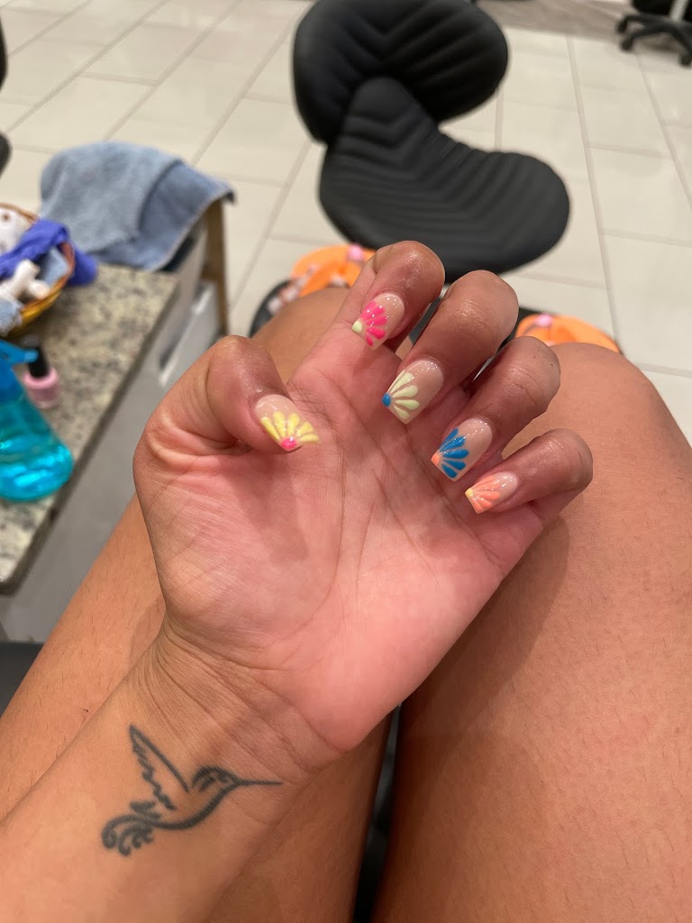 Parisian Nail Salon 30269