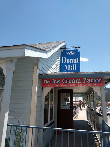 Donut Mill, 310 E Midland Ave, Woodland Park, CO 80863, USA, 