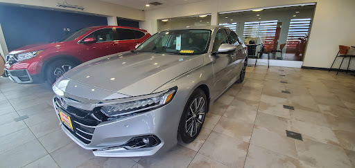 Honda Dealer «Luther Hopkins Honda», reviews and photos, 250 5th Ave S, Hopkins, MN 55343, USA